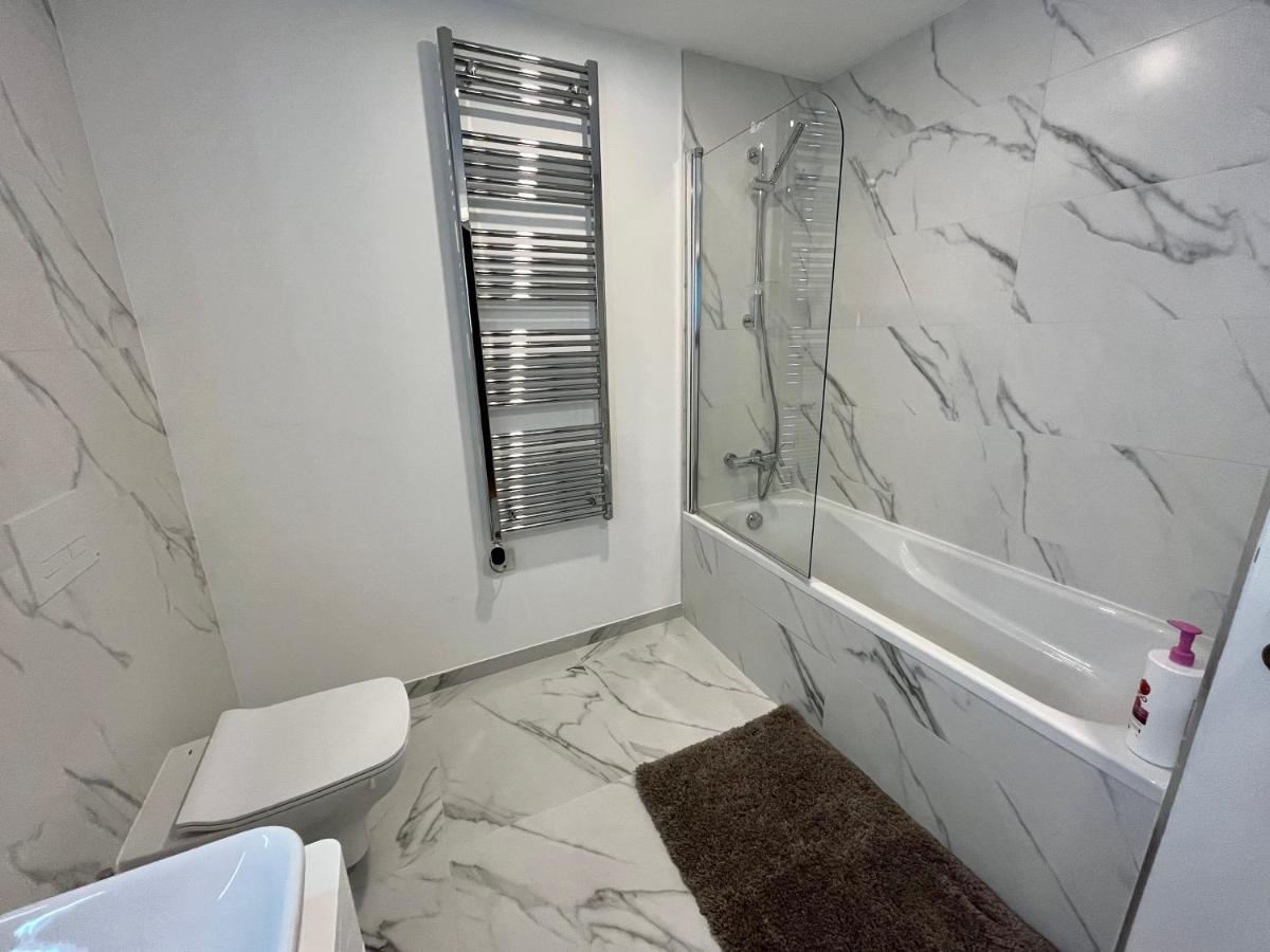 Modern Apartment With Spa And Pool Gibraltar Eksteriør bilde