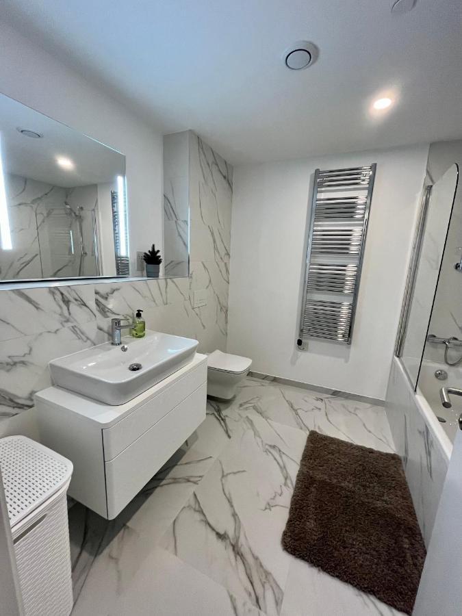 Modern Apartment With Spa And Pool Gibraltar Eksteriør bilde