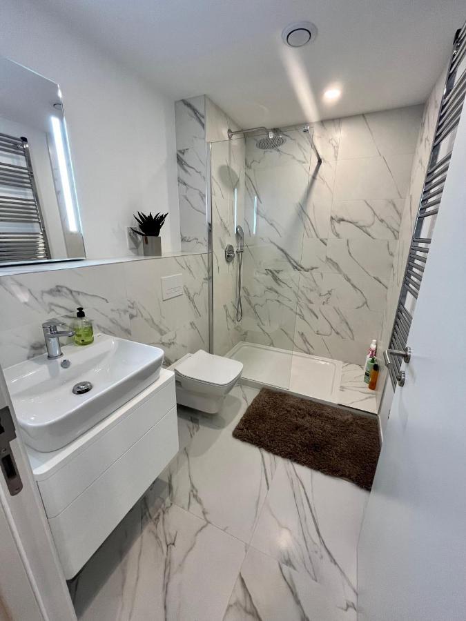 Modern Apartment With Spa And Pool Gibraltar Eksteriør bilde