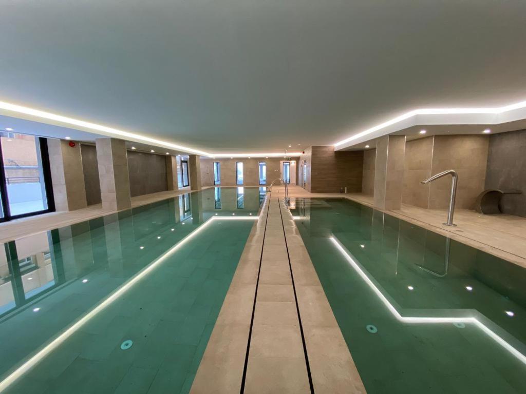 Modern Apartment With Spa And Pool Gibraltar Eksteriør bilde